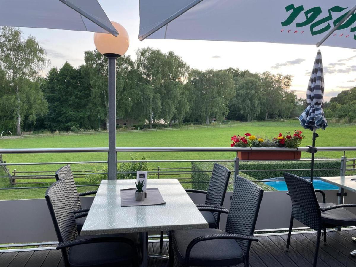 Hotel Und Restaurant Zum Bunten Hirsch Mirow Ngoại thất bức ảnh